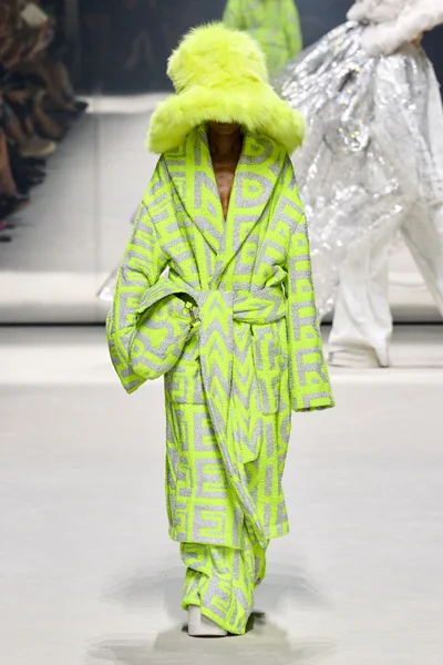 Look 49